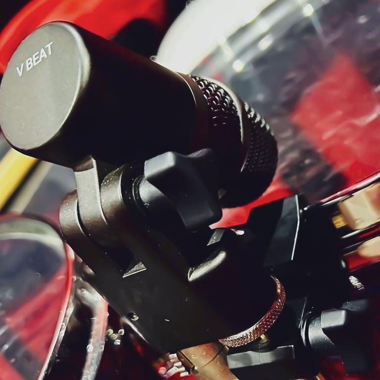 A V BEAT mic on a tom