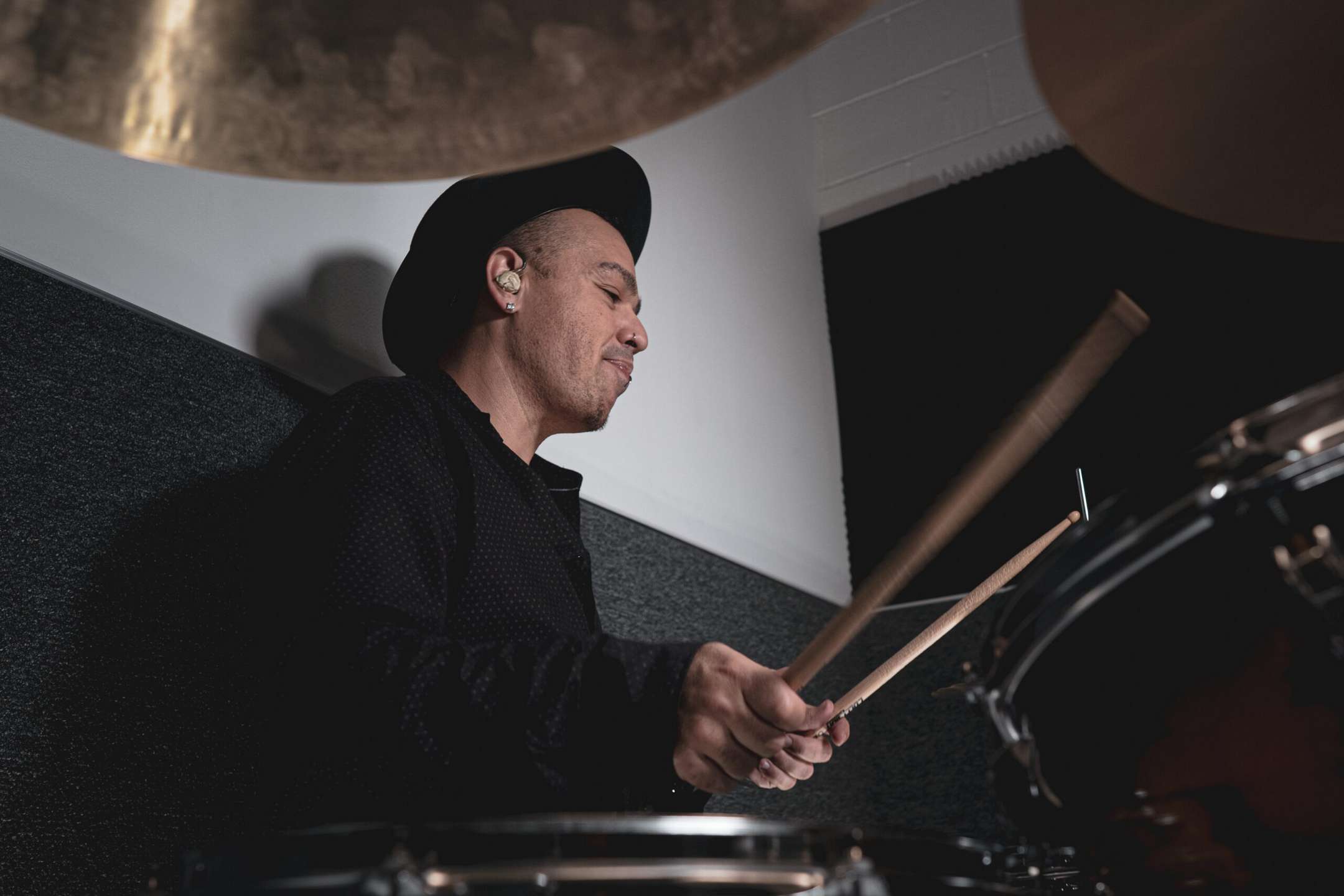 CARLOS LAZZARI - sE Electronics